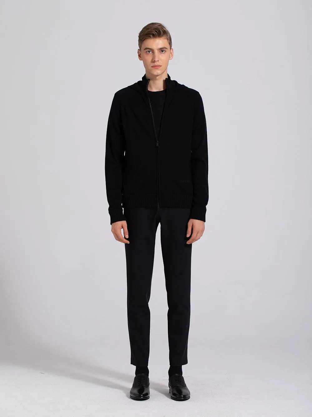 Eco Innovative Hoodie Sweater in Cool Black 拉鍊連帽針織毛衣 (深黑色)