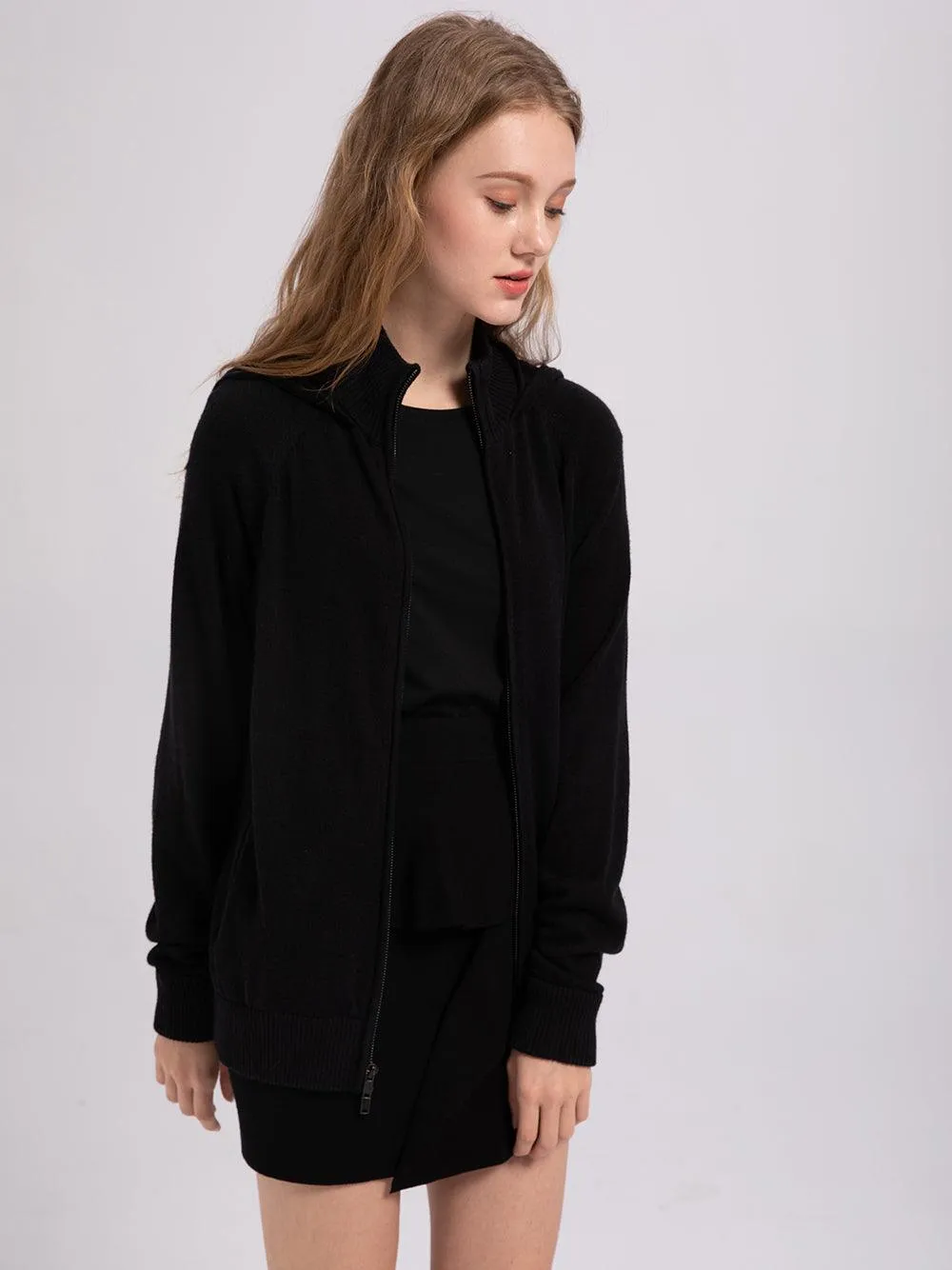 Eco Innovative Hoodie Sweater in Cool Black 拉鍊連帽針織毛衣 (深黑色)