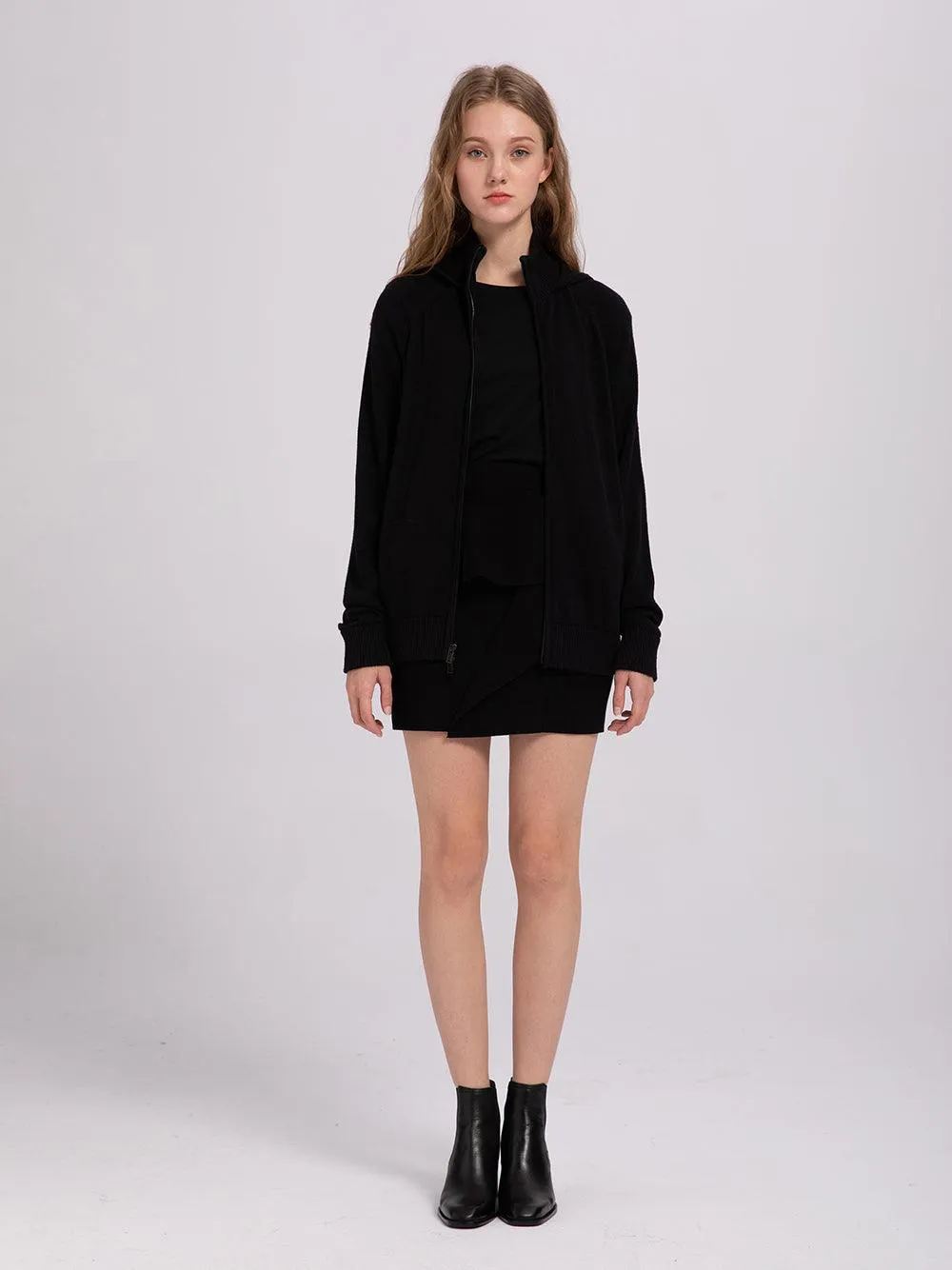 Eco Innovative Hoodie Sweater in Cool Black 拉鍊連帽針織毛衣 (深黑色)